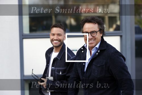 Amsterdam 12 mei 2021
Marco Borsato en Rolf Sanchez arriveren in de porsche Taycan bij Q music