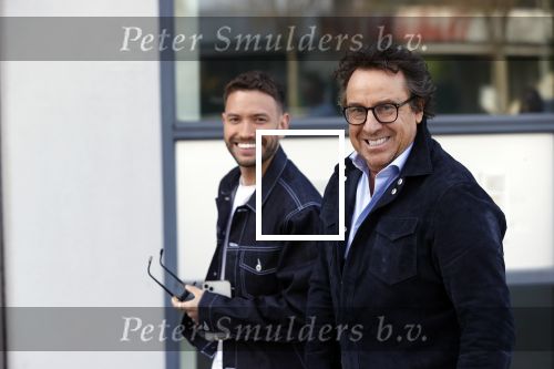 Amsterdam 12 mei 2021
Marco Borsato en Rolf Sanchez arriveren in de porsche Taycan bij Q music