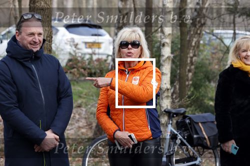 Laren 3 april 2021
Crematie van Bibian Mentel in crmatorium in Laren.
Haar man Edwin Spee en kinderen zijn aanwezig. Margriet Zegers