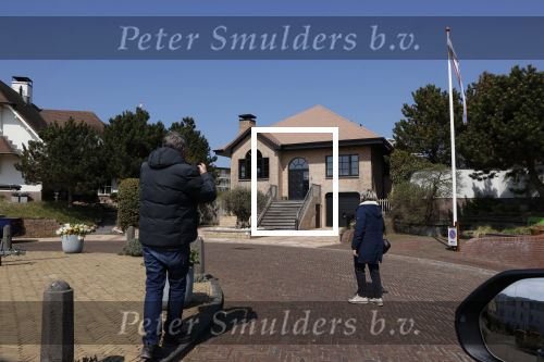 Noordwijk 21 april 2021
Nieuwe huis van Martien Meiland en zijn vrouw Erica . De hele dag door komen er dagjes mensen die selfies maken bij het huis