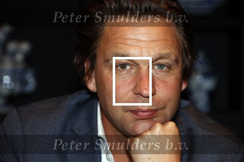 Amsterdam 30 april 2021
Koningin Maxima Look a like Cathelijne Schrauwen voor reportage in story met medewweking van Paul Schulten . Shoot vond plaats in het Andaz hotel. Matthijs Albers