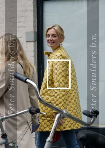 Amsterdam 14 mei 2021
Maxime Meiland zwanger wandelend door Amsterdam zuid