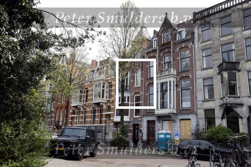 Amsterdam 6 mei 2021
Het huis waar Nikkie Plessen nu woont en het huis wat ze nu aan het verbouwen zijn