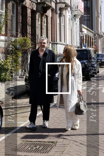 Amsterdam 17 april 2021
Ruud de Wild en Olcay Gulsen op straat en in de Auto