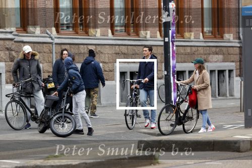 Amsterdam 8 mei 2021
Klein ongeluk tussen fietster en een jongen op een electrische dopio fiets