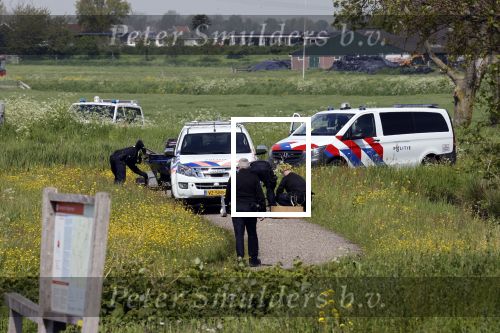 Broek en Waterland 20 mei 2021
Politie doet onderzoek naar de schietpartij/overval in Broek en Waterland . oa Karin Bloemen en boer Geet Jan v Meerveld wonen daar.