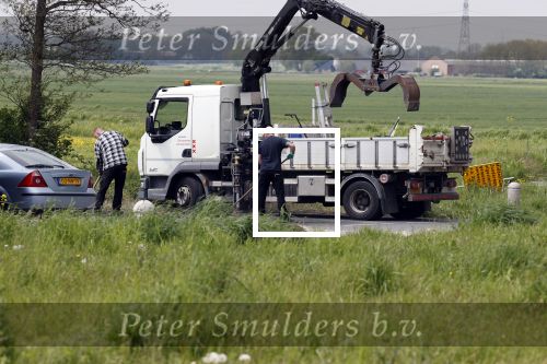 Broek en Waterland 20 mei 2021
Politie doet onderzoek naar de schietpartij/overval in Broek en Waterland . oa Karin Bloemen en boer Geet Jan v Meerveld wonen daar.