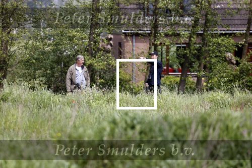 Broek en Waterland 20 mei 2021
Politie doet onderzoek naar de schietpartij/overval in Broek en Waterland . oa Karin Bloemen en boer Geet Jan v Meerveld wonen daar.
