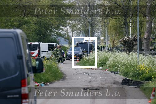 Broek en Waterland 20 mei 2021
Politie doet onderzoek naar de schietpartij/overval in Broek en Waterland . oa Karin Bloemen en boer Geet Jan v Meerveld wonen daar.