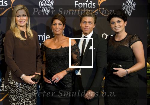 Amsterdam 9 september2013
Koningin Maxima op bezoek bij hij gelooft in mij in nieuwe de la mar.
Rachel Dre en Roxeanne Hazes waren ook aanwezig.