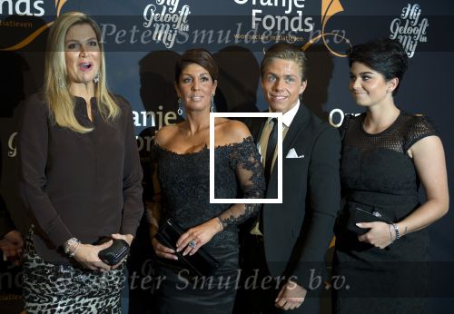 Amsterdam 9 september2013
Koningin Maxima op bezoek bij hij gelooft in mij in nieuwe de la mar.
Rachel Dre en Roxeanne Hazes waren ook aanwezig.