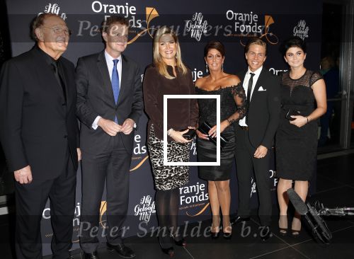 Amsterdam 9 september2013
Koningin Maxima op bezoek bij hij gelooft in mij in nieuwe de la mar.
Rachel Dre en Roxeanne Hazes waren ook aanwezig. oa Chantal janzen Martijn Fischer Cees Geel ontmoeten Maxima. Joop en Janine v d Ende en Joop Wijn zijn ook aanwezig