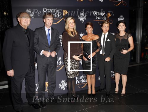 Amsterdam 9 september2013
Koningin Maxima op bezoek bij hij gelooft in mij in nieuwe de la mar.
Rachel Dre en Roxeanne Hazes waren ook aanwezig. oa Chantal janzen Martijn Fischer Cees Geel ontmoeten Maxima. Joop en Janine v d Ende en Joop Wijn zijn ook aanwezig