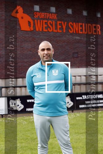 Utrecht 16 mei 2021
Eerste dag van de Sneijder Acadamy . De voetbalschool wordt geleid door Wesley Sneijder Rodney Sneijder  Tarik Divarci en Reduan Diba . Ze trainen op de velden van DHSC. Ook de zoon van Wesley Jessey traint mee.