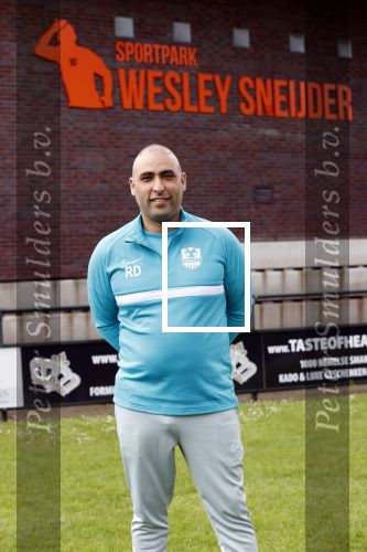 Utrecht 16 mei 2021
Eerste dag van de Sneijder Acadamy . De voetbalschool wordt geleid door Wesley Sneijder Rodney Sneijder  Tarik Divarci en Reduan Diba . Ze trainen op de velden van DHSC. Ook de zoon van Wesley Jessey traint mee.