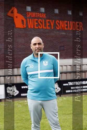 Utrecht 16 mei 2021
Eerste dag van de Sneijder Acadamy . De voetbalschool wordt geleid door Wesley Sneijder Rodney Sneijder  Tarik Divarci en Reduan Diba . Ze trainen op de velden van DHSC. Ook de zoon van Wesley Jessey traint mee.