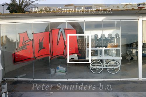 Ibiza 23 april 2021
Wesley Sneijder heeft in Jesus een huis te koop staan. Hij heeft er ook nog een prachtige villa samen met Yolanthe Cabau. Restaurant Xaxa staat te koop.