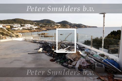 Ibiza 23 april 2021
Wesley Sneijder heeft in Jesus een huis te koop staan. Hij heeft er ook nog een prachtige villa samen met Yolanthe Cabau. Restaurant Xaxa staat te koop.