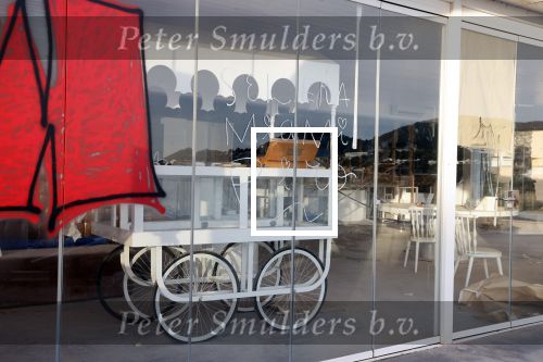Ibiza 23 april 2021
Wesley Sneijder heeft in Jesus een huis te koop staan. Hij heeft er ook nog een prachtige villa samen met Yolanthe Cabau. Restaurant Xaxa staat te koop.