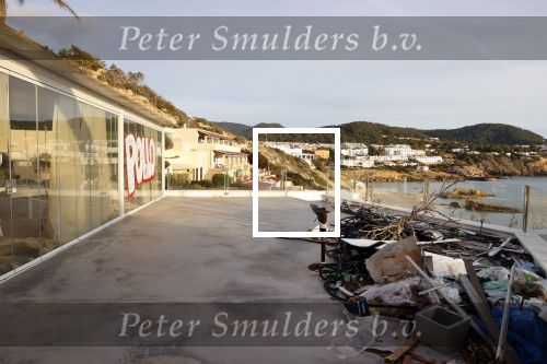 Ibiza 23 april 2021
Wesley Sneijder heeft in Jesus een huis te koop staan. Hij heeft er ook nog een prachtige villa samen met Yolanthe Cabau. Restaurant Xaxa staat te koop.