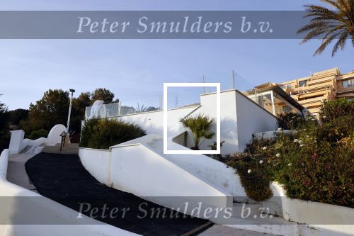 Ibiza 23 april 2021
Wesley Sneijder heeft in Jesus een huis te koop staan. Hij heeft er ook nog een prachtige villa samen met Yolanthe Cabau. Restaurant Xaxa staat te koop.