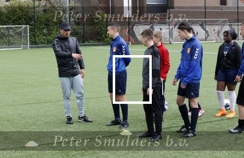 Utrecht 16 mei 2021
Eerste dag van de Sneijder Acadamy . De voetbalschool wordt geleid door Wesley Sneijder Rodney Sneijder  Tarik Divarci en Reduan Diba . Ze trainen op de velden van DHSC. Ook de zoon van Wesley Jessey traint mee.