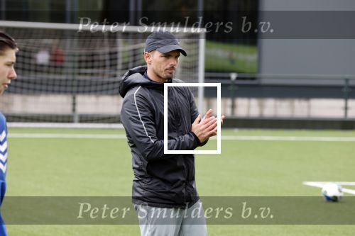 Utrecht 16 mei 2021
Eerste dag van de Sneijder Acadamy . De voetbalschool wordt geleid door Wesley Sneijder Rodney Sneijder  Tarik Divarci en Reduan Diba . Ze trainen op de velden van DHSC. Ook de zoon van Wesley Jessey traint mee.