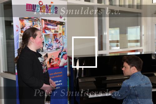 Rotterdam, 23 April 2021
Sophia Kinderziekenhuis
Roel v Velzen met de kinderen Lotte Riegen en Noud Kradolfer