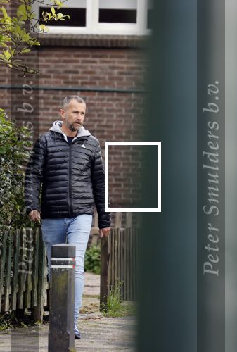 Weesp 14 mei 2021
Rolf Koster met partner in het centrum van Weesp.