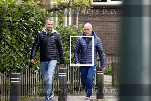 Weesp 14 mei 2021
Rolf Koster met partner in het centrum van Weesp.