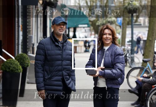 Amsterdam/ Amstelveen  10 april 2021
Ruud Gullit en zijn vriendin Karin de Rooij op de cornelis schuytstraat. Ze hebben samen een appartement in Amstelveen