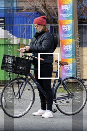 Amsterdam 13 april 2021
Sanne Wallis de Vries heeft ruzie met haar koptelefoon