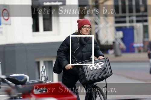 Amsterdam 13 april 2021
Sanne Wallis de Vries heeft ruzie met haar koptelefoon