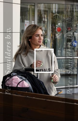 Schiphol en ibiza 23 en 24 april 2021
Andre Hazes gaat voor het eerst op vakantie met zijn nieuwe vriendin Sarah v Soelen . Ook de neef van zijn moeder Andy en zijn vrouw zijn erbij alsmede nog 2 stellen.