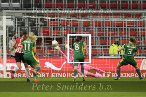 Eindhoven, 14 Mei 2021 PSV-ADO Den Haag Damesvoetbal, eindstand 6-2Sari v Veenendaal