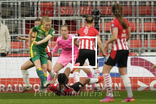 PSV-ADO Den Haag Dames, eindstand 6-2
Sari v Veenendaal