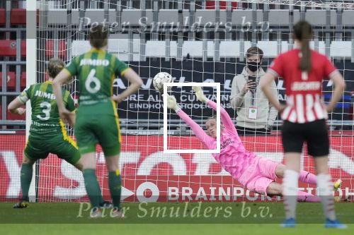 PSV-ADO Den Haag Dames, eindstand 6-2
Sari v Veenendaal