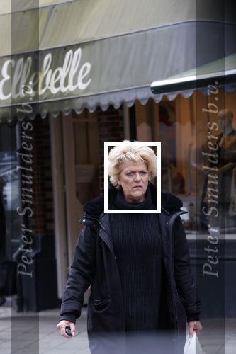 Amsterdam 7 april 2021
Simone Kleinsma doet boodschappen op de cornelis schuytstraat en gaat daarna naar de voetpedicure
