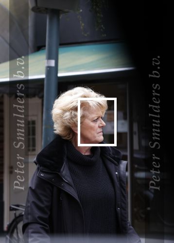 Amsterdam 7 april 2021
Simone Kleinsma doet boodschappen op de cornelis schuytstraat en gaat daarna naar de voetpedicure