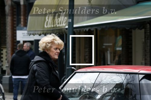 Amsterdam 7 april 2021
Simone Kleinsma doet boodschappen op de cornelis schuytstraat en gaat daarna naar de voetpedicure