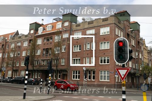 Amsterdam 7 april 2021
Simone Kleinsma doet boodschappen op de cornelis schuytstraat en gaat daarna naar de voetpedicure. Oude huis / appartement van Simone Kleinsma waar ze woonde met haar man Guus Verstraete