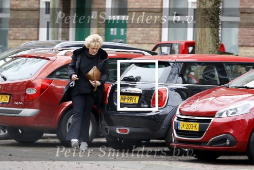 Amsterdam 7 april 2021
Simone Kleinsma doet boodschappen op de cornelis schuytstraat en gaat daarna naar de voetpedicure