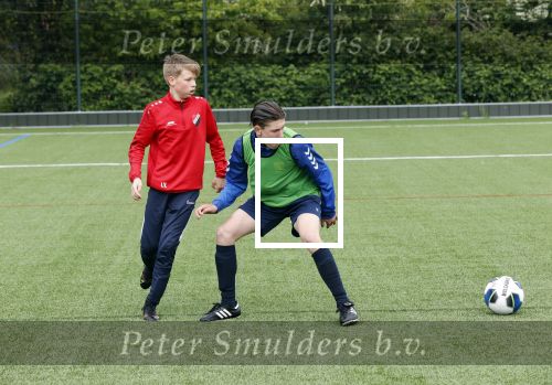 Utrecht 16 mei 2021
Eerste dag van de Sneijder Acadamy . De voetbalschool wordt geleid door Wesley Sneijder Rodney Sneijder  Tarik Divarci en Reduan Diba . Ze trainen op de velden van DHSC. Ook de zoon van Wesley Jessey traint mee.
