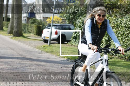 Bergen 19 april 2021
Sonja Bakker fietst op haar mountainbike naar huis