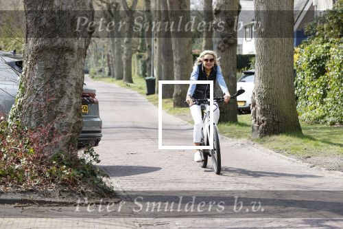 Bergen 19 april 2021
Sonja Bakker fietst op haar mountainbike naar huis