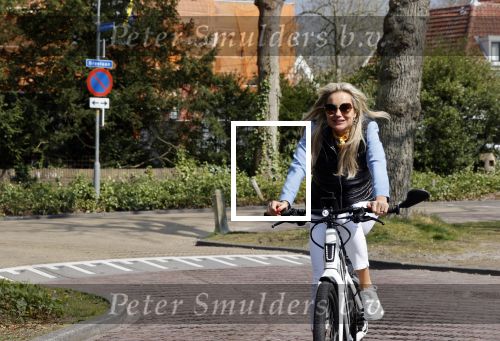 Bergen 19 april 2021
Sonja Bakker fietst op haar mountainbike naar huis