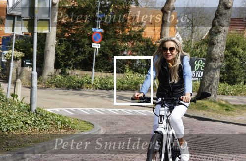 Bergen 19 april 2021
Sonja Bakker fietst op haar mountainbike naar huis