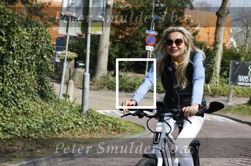 Bergen 19 april 2021
Sonja Bakker fietst op haar mountainbike naar huis