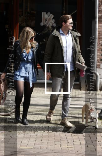 Amsterdam 17 april 2021
Stephanie Tency en haar vriend Mark op straat in Amsterdam zuid.