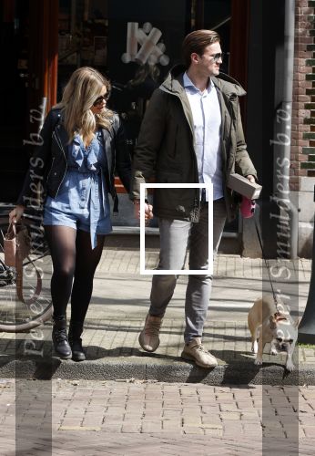 Amsterdam 17 april 2021
Stephanie Tency en haar vriend Mark op straat in Amsterdam zuid.